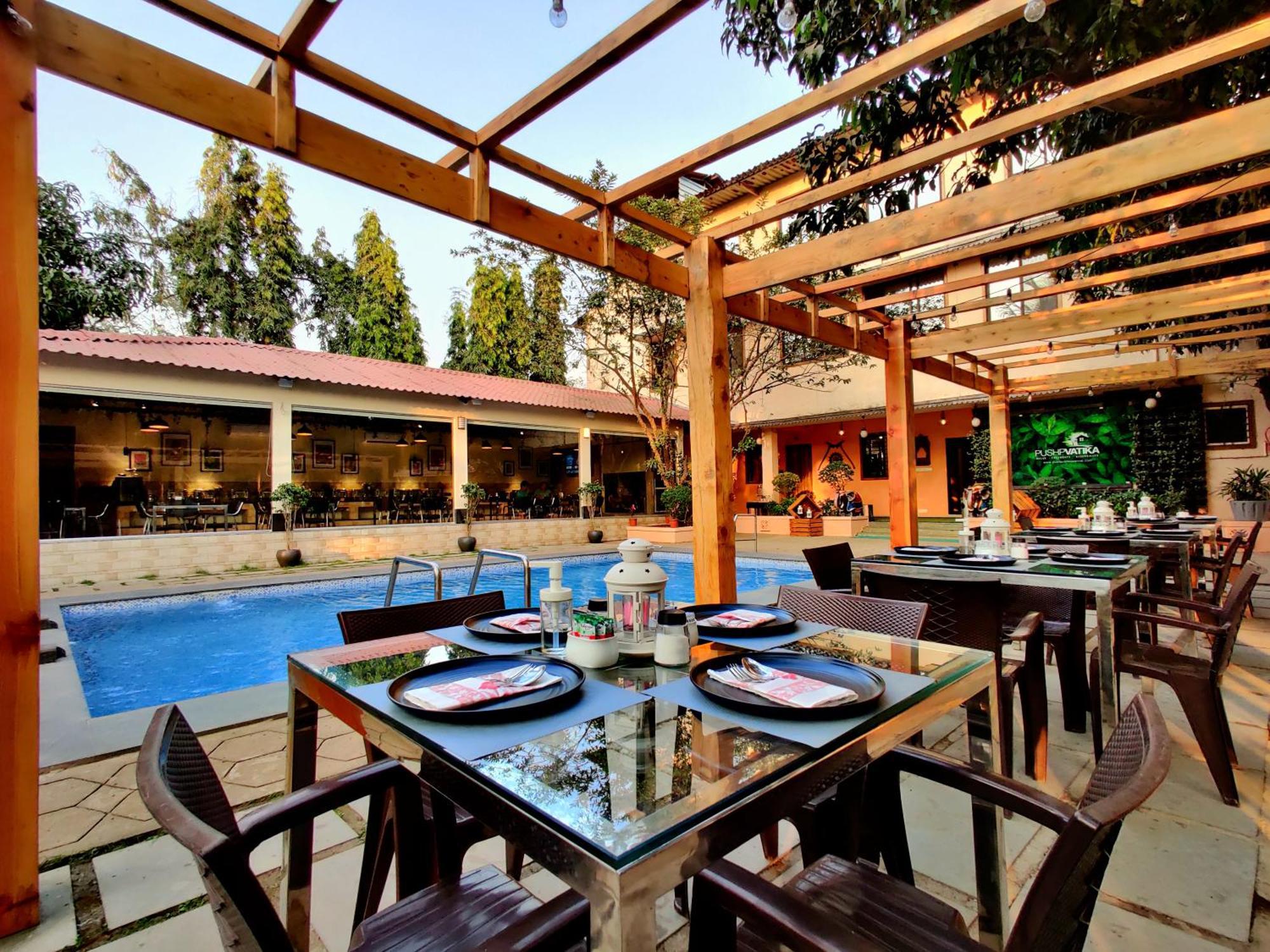 Pushp Vatika Resort & Lawns Наві-Мумбаї Екстер'єр фото