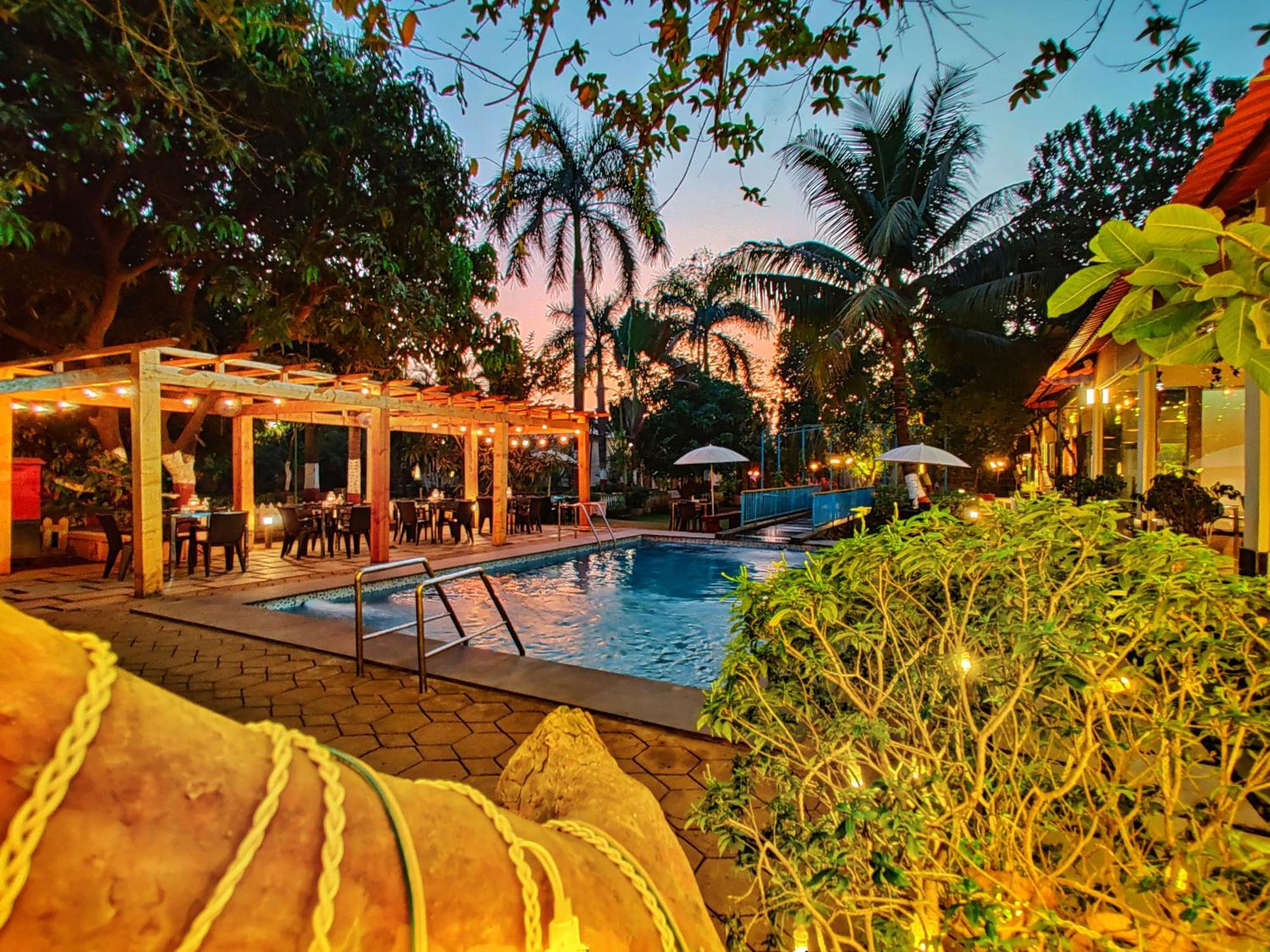 Pushp Vatika Resort & Lawns Наві-Мумбаї Екстер'єр фото